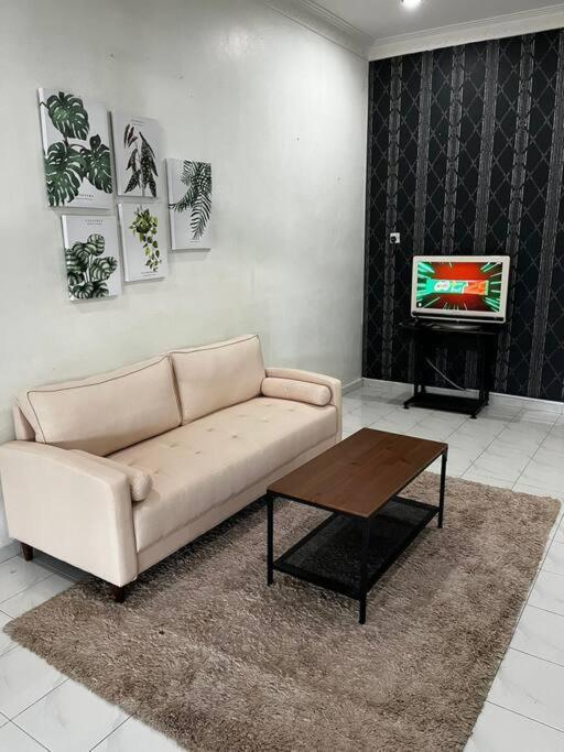Manjung Modern + Cozy Terrace Home Lumut Exterior photo